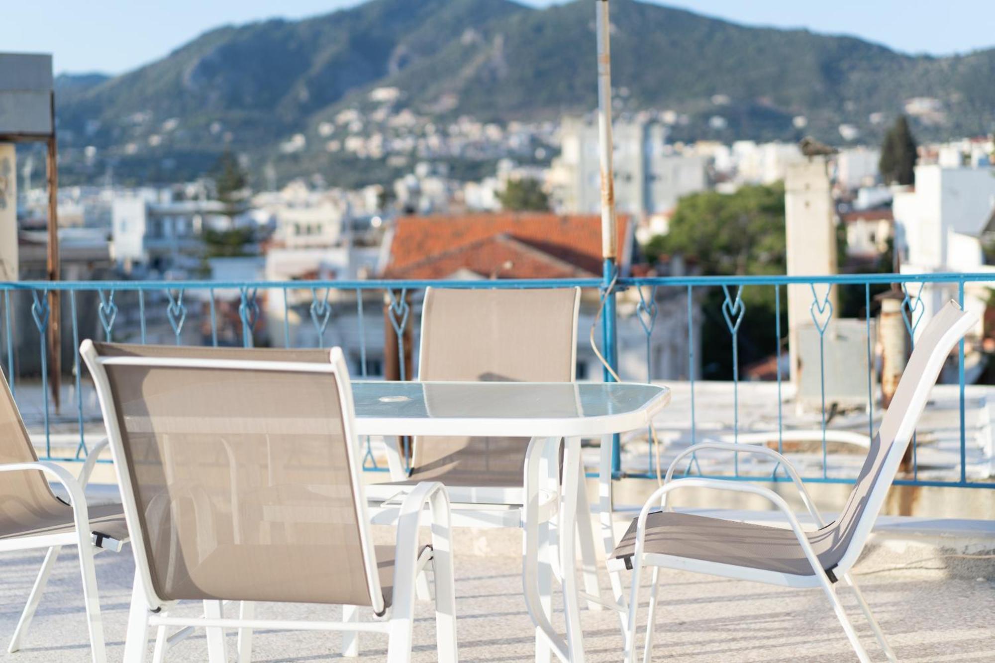 Central Mytilene City-View Apartment For 7 Exterior photo