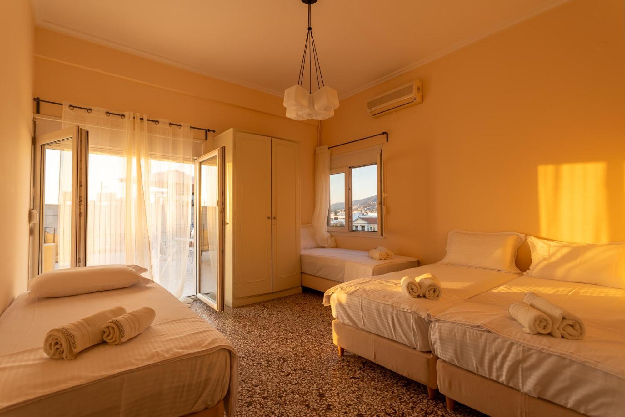 Central Mytilene City-View Apartment For 7 Exterior photo